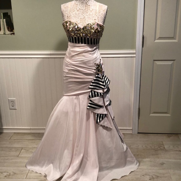 Tony Bowls Dresses & Skirts - Tony Bowls Light Pink Mermaid Prom Gown 111736